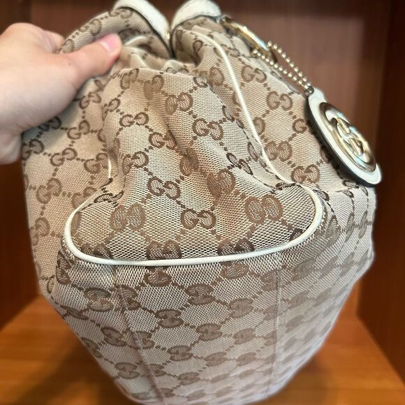 Gucci Coated Canvas Monogram GG Tote Bag - Picture 5 of 15